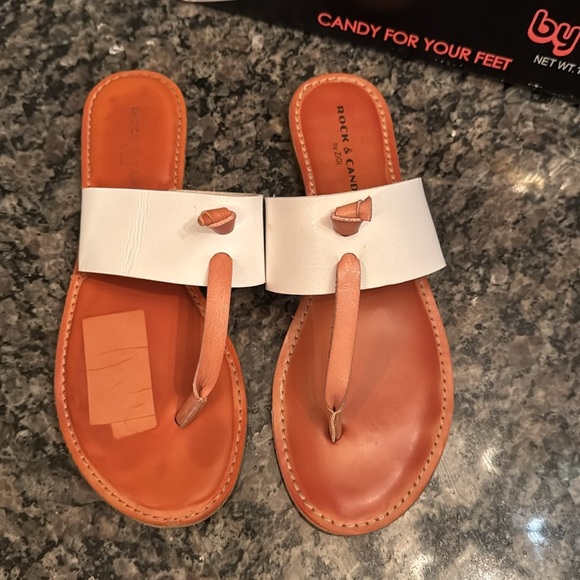 Rock & Candy White and Tan Sandals flip flops 8 - Picture 2 of 10